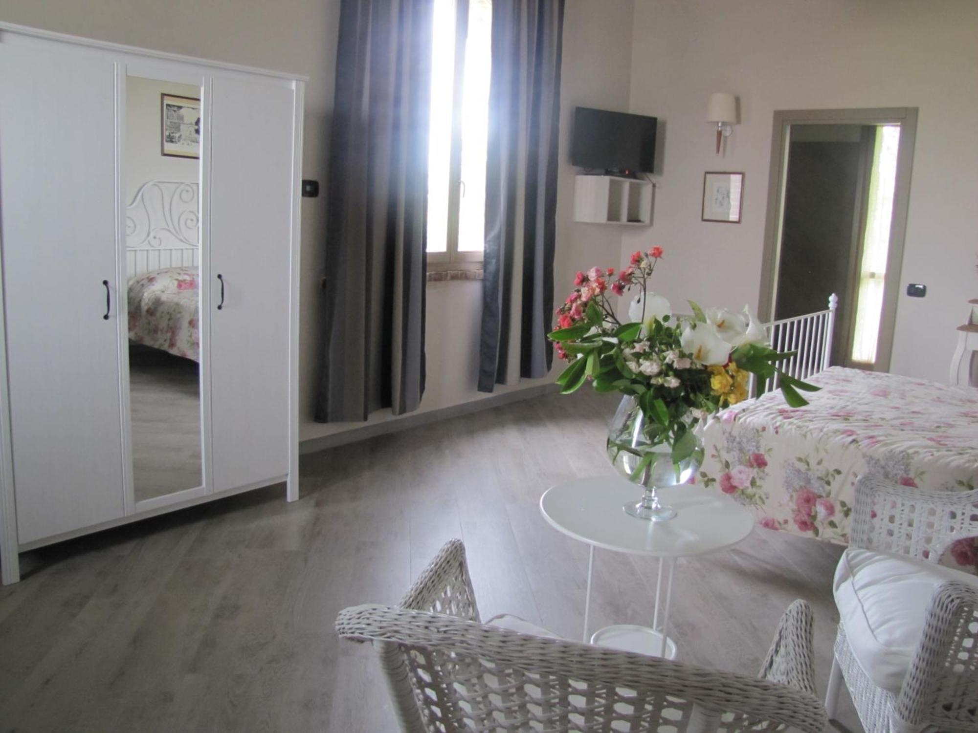 Agriturismo Bassanine Monticelli dʼOngina Quarto foto