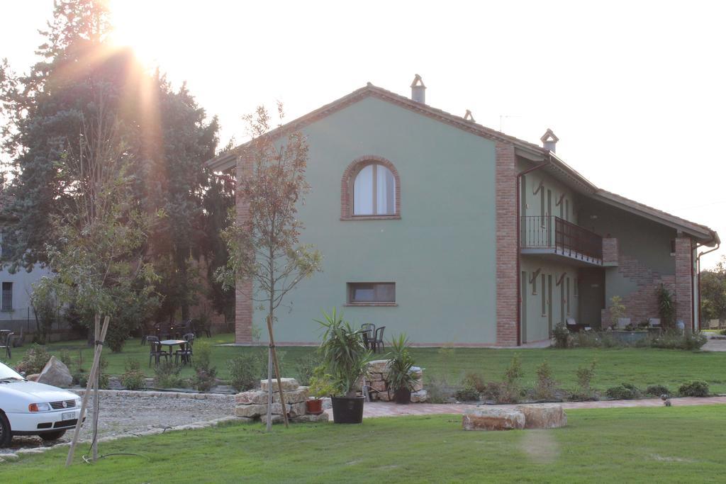 Agriturismo Bassanine Monticelli dʼOngina Exterior foto