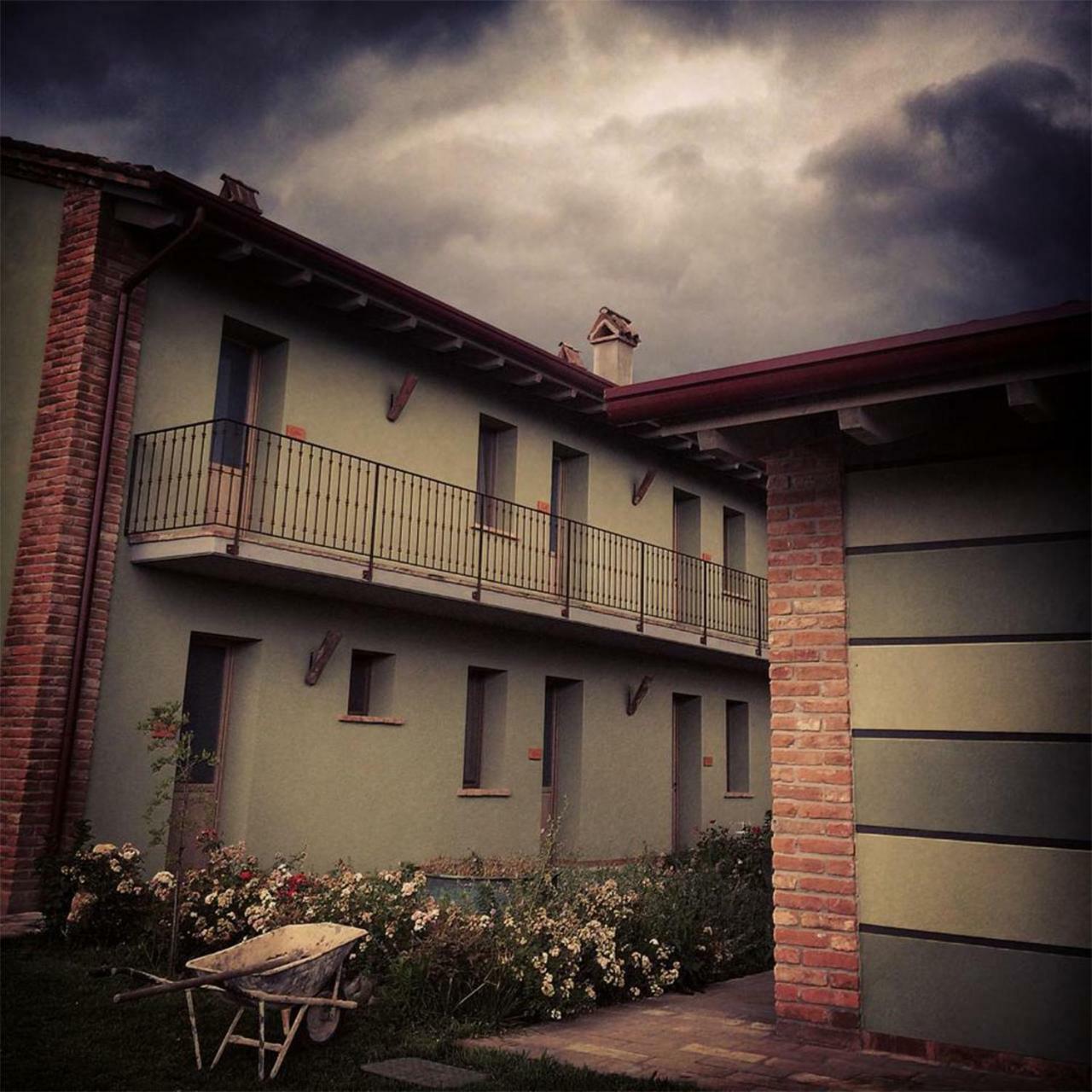 Agriturismo Bassanine Monticelli dʼOngina Exterior foto